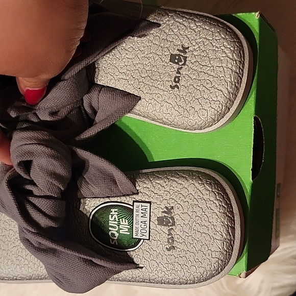 Sanuk Sandals - Picture 5 of 6